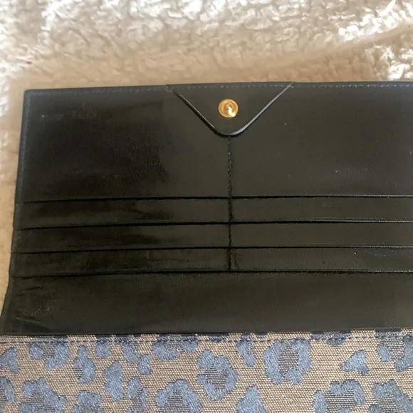 FENDI authentic long wallet! - Picture 5 of 15